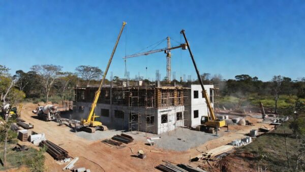 Obra de construção da UBS Porte V e Central do SAMU em Vilhena, Rondônia