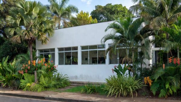 Unidade de saúde em Vilhena representando opções de atendimento médico