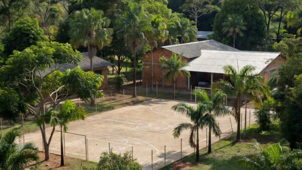 Quadra poliesportiva em construção na Escola Progresso de Vilhena