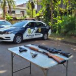 Viaturas da PM e armas apreendidas em operação policial em Porto Velho