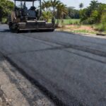 Recapeamento asfáltico de rua em Chupinguaia