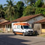 Ambulância do SAMU em operação nas ruas de Vilhena, Rondônia