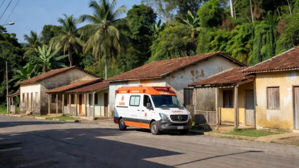 Ambulância do SAMU em operação nas ruas de Vilhena, Rondônia