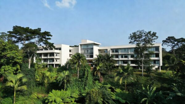 Fachada da universidade Afya em Ji-Paraná com inscrições para Medicina via Fies