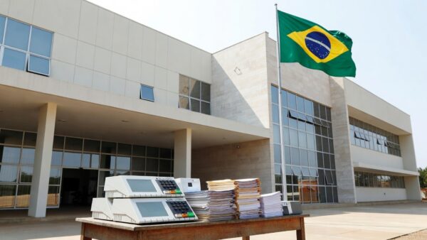 Edifício do TRE-RO com urnas eleitorais sobre fraude na cota de gênero