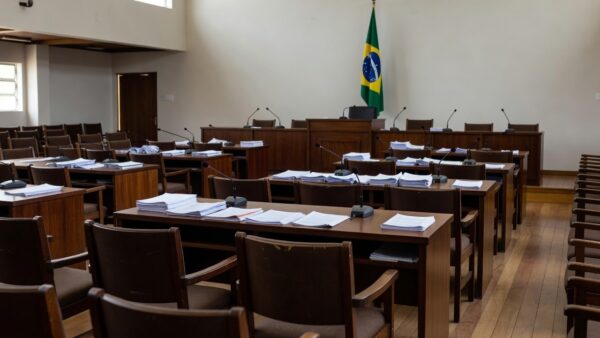 Câmara Municipal de Vilhena com documentos sobre subsídio de vereadores