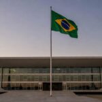 Fachada do TSE em Brasília simbolizando limites para contratação de militantes nas eleições de 2026
