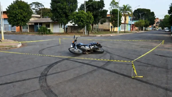 Rua em Vilhena após acidente com motoboy atropelado