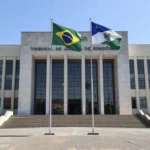 Fachada do Tribunal de Justiça de Rondônia representando decisão judicial sobre servidores
