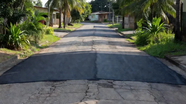 Rua com tapa-buraco concluído em Porto Velho nos bairros Nova Floresta e Socialista