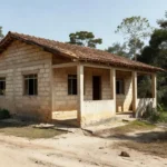 Residência em Vilhena onde homem sofreu queda grave