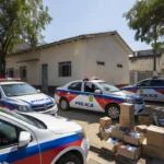 Viaturas da Polícia Civil em operação para recuperar celulares em Vilhena