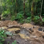 Área de garimpo ilegal de diamantes em terras indígenas de Vilhena, Rondônia