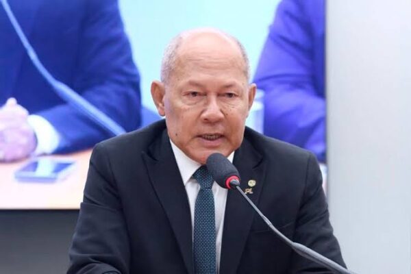 Deputado Coronel Chrisóstomo cobra suspensão imediata de cobranças do INSS a viúvas de Rondônia
