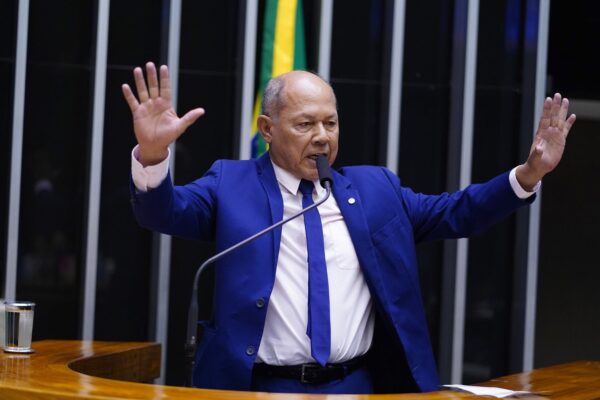 Deputado Coronel Chrisóstomo leva equipes do INSS a ribeirinhos de Rondônia para combater fraudes