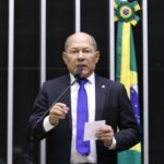 Comissão aprova lei que transforma máquinas de garimpo ilegal em bens para o bem comum
