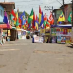 Rua em Vilhena com materiais de campanha política