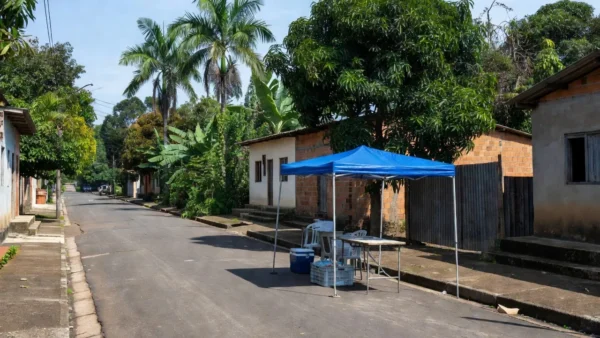 Campanha de vacinação antirrábica na zona urbana de Vilhena, Rondônia