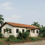 Vista de prédio público em Vilhena, Rondônia, sobre leis contra violência a mulheres
