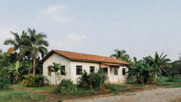 Vista de prédio público em Vilhena, Rondônia, sobre leis contra violência a mulheres