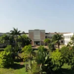 Fachada do Hospital Regional de Vilhena, Rondônia, sob luz natural do dia