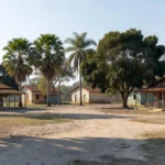 Praça pública em Pimenteiras do Oeste, Rondônia, durante discussão sobre investimentos no Cone Sul