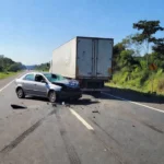 Colisão entre carro e carreta na BR-364 em Vilhena, Rondônia